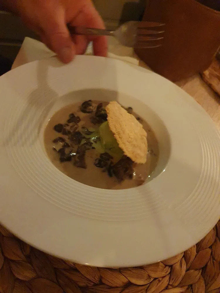 Escargots Crème de Champignons Et Glace Petit Pois